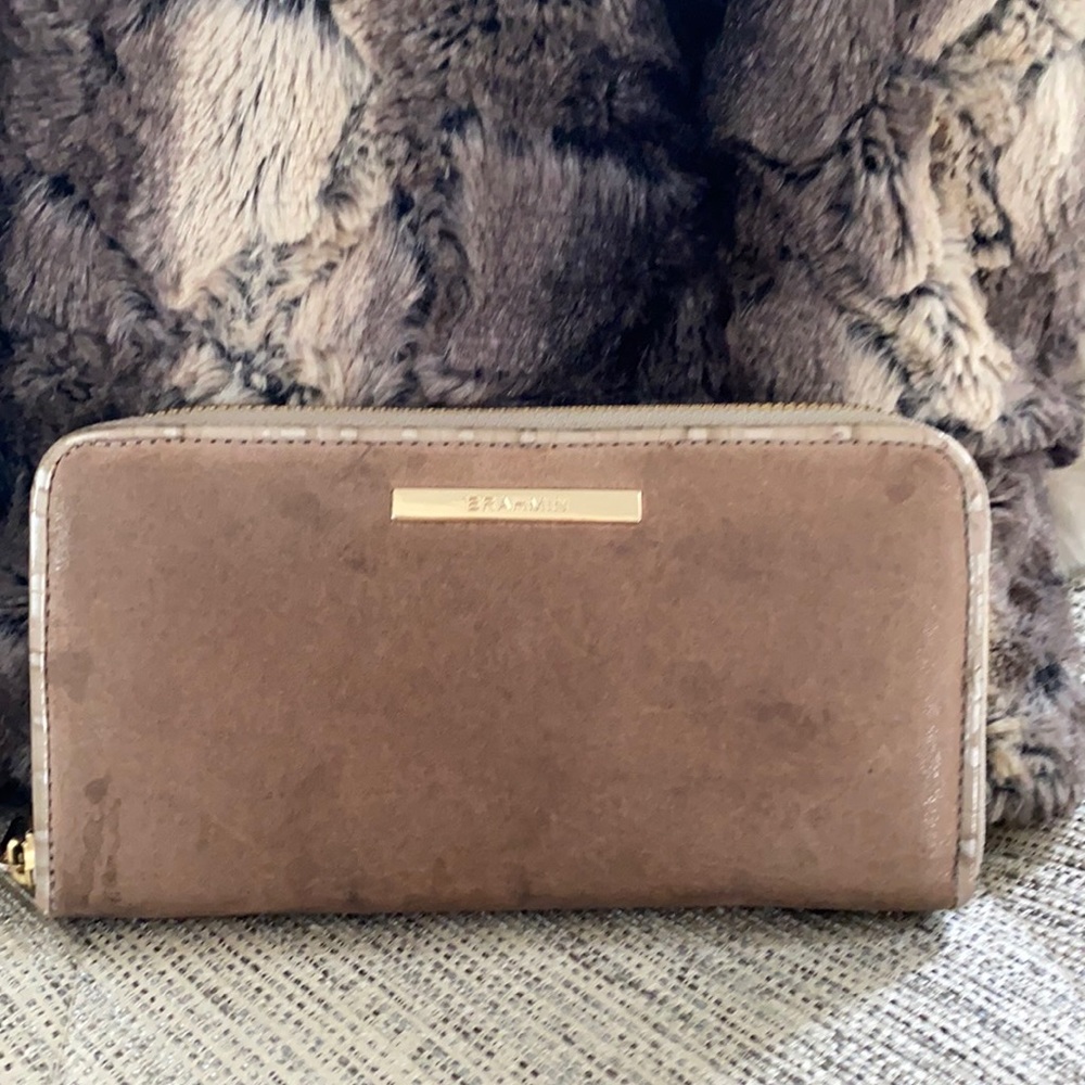 Brahmin wallet